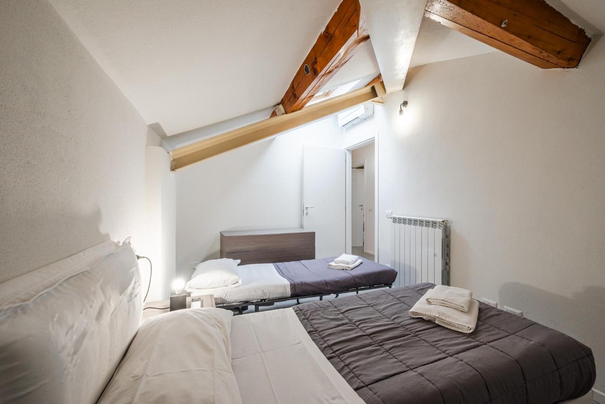 - Spazioso Vicino Metro Appartement Milaan